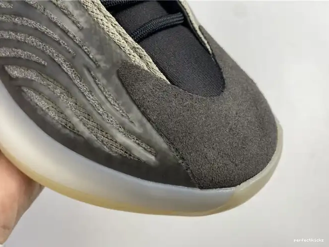 Barium H68771 Quantum Yeezy Adidas 0529